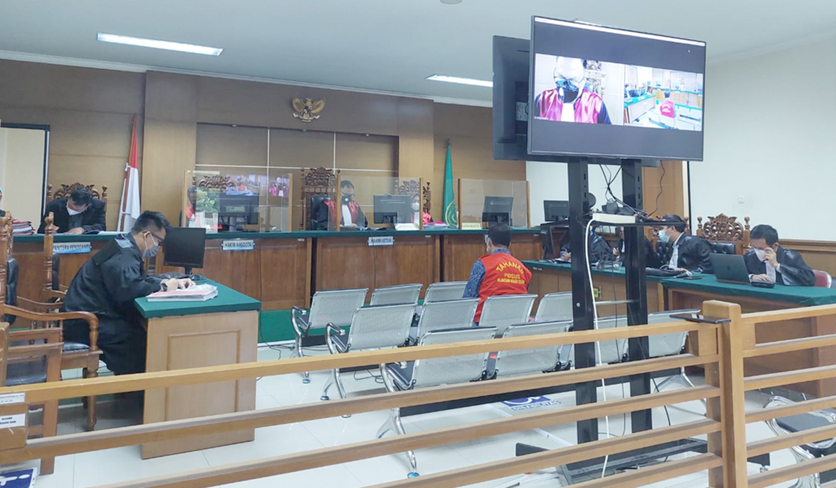 Suasana sidang vonis Kepala Dinas Perhubungan (Kadishub) Kota Cilegon, Uteng Dedi Apendi di Pengadilan Negeri (PN) Serang