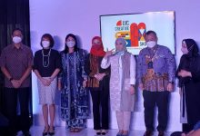 Mahasiswa USG Education Rajut Kekayaan Alam dan Kriya Indonesia dengan Kompetensi Global