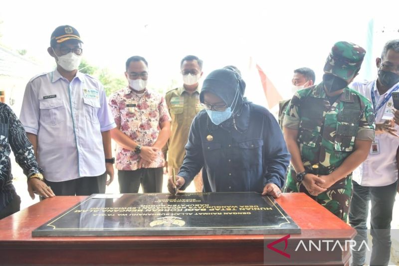 Bupati Bogor Resmikan 17 Rumah