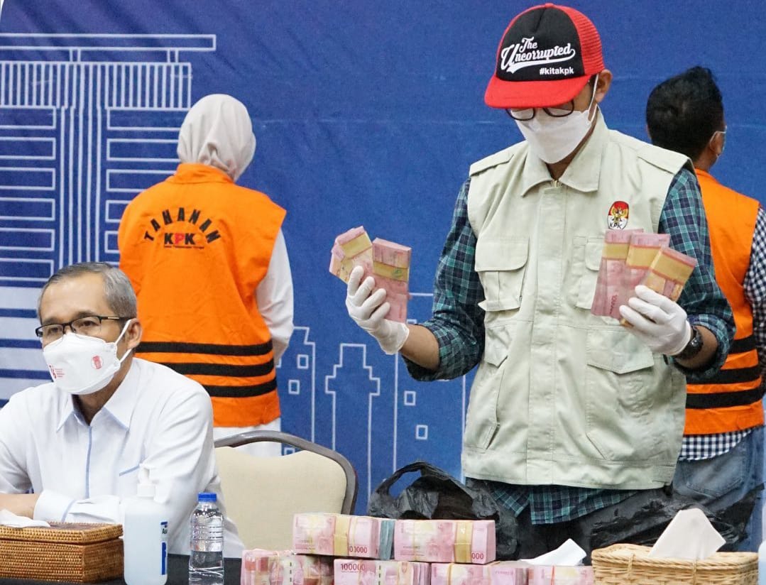KPK ketika menetapkan 22 tersangka dalam kasus seleksi jabatan di lingkungan Pemerintah Kabupaten (Pemkab) Probolinggo, 30 Agustus 2021. Foto: Instagram official.kpk.