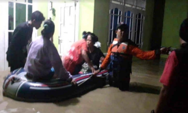 Evakuasi Banjir Cirebon