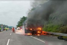 Bus Pariwisata Terbakar Di Tol Pandaan-Malang