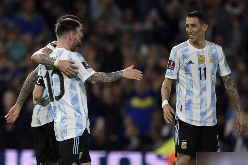 Lionel Messi dan Angel Dimaria