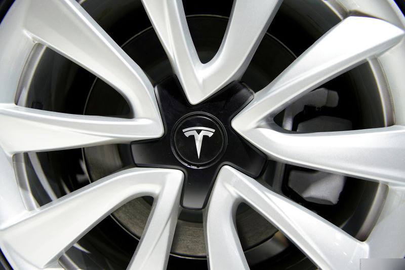 Logo Tesla