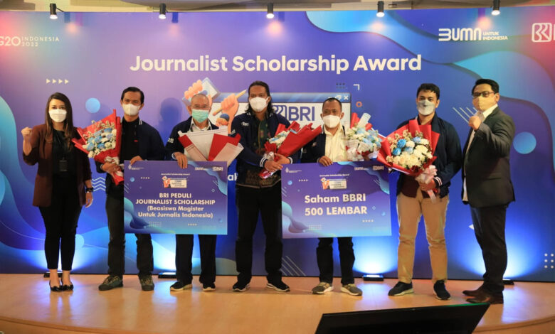 Journalist Scholarship Award