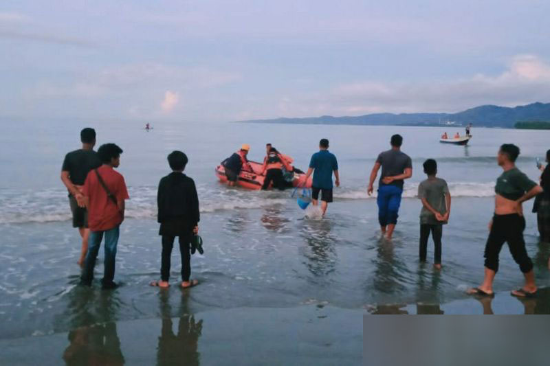 Pantai Batu Gong