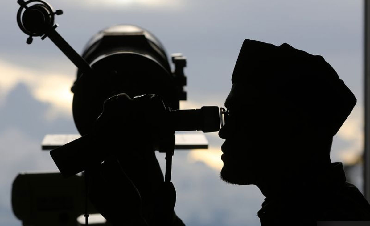 Petugas observatorium