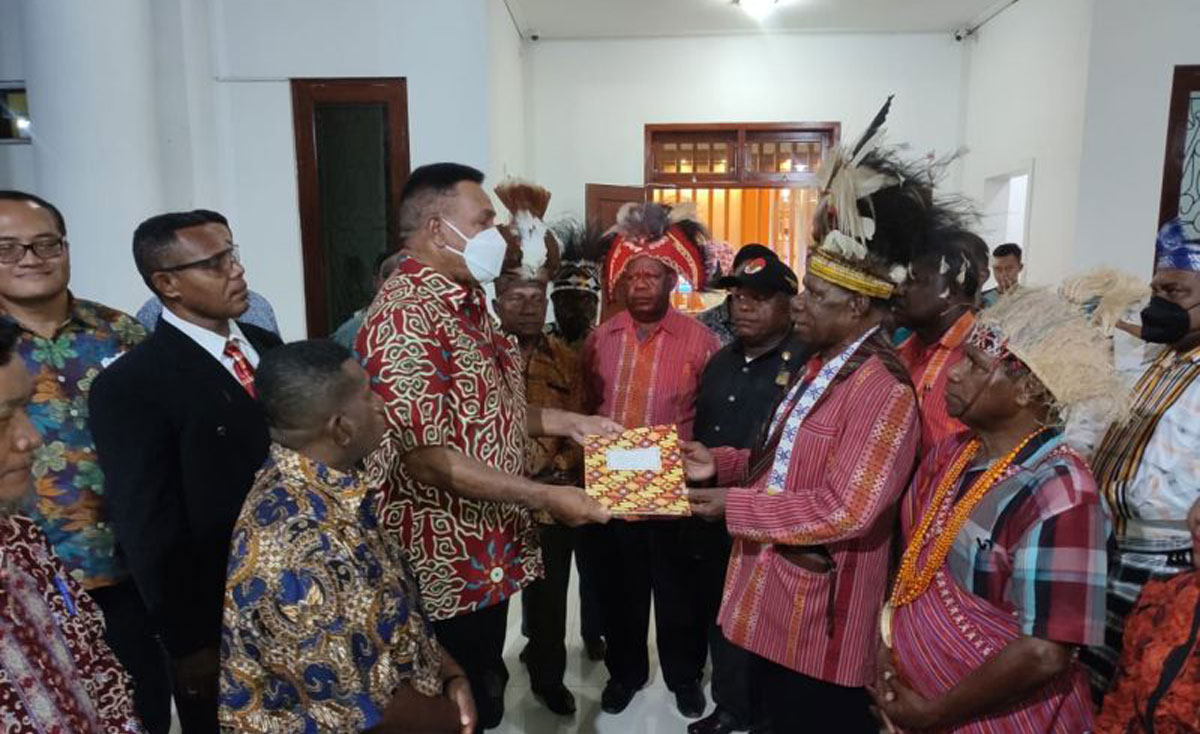 Pj Gubernur Terima Aspirasi Pembentukan DOB Papua Barat Daya - Indoposco