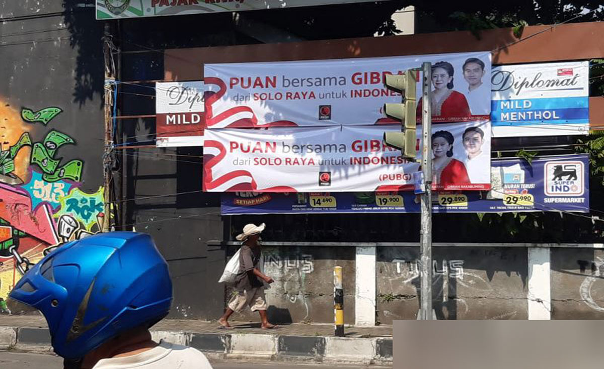 Spanduk Gibran Puan