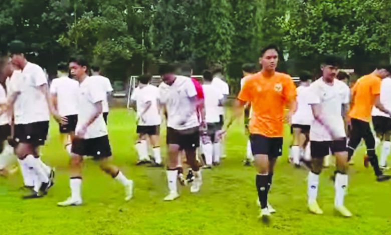 u16