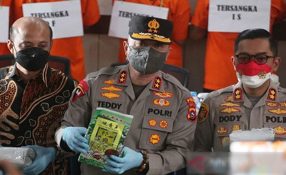 Teddy-Minahasa