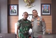 Anggota Jilat Kue HUT TNI, Kapolda Papua Minta Maaf