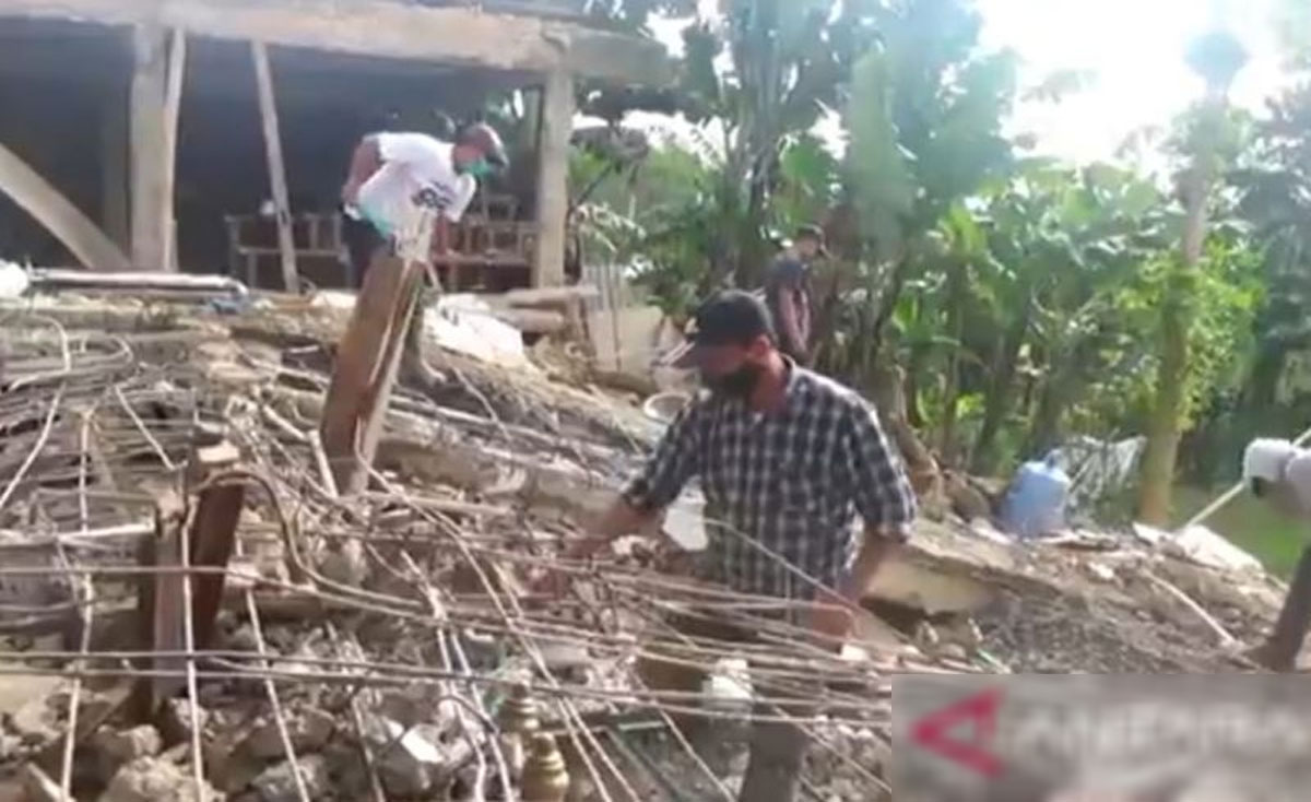 akibat-gempa-di-Cisarua