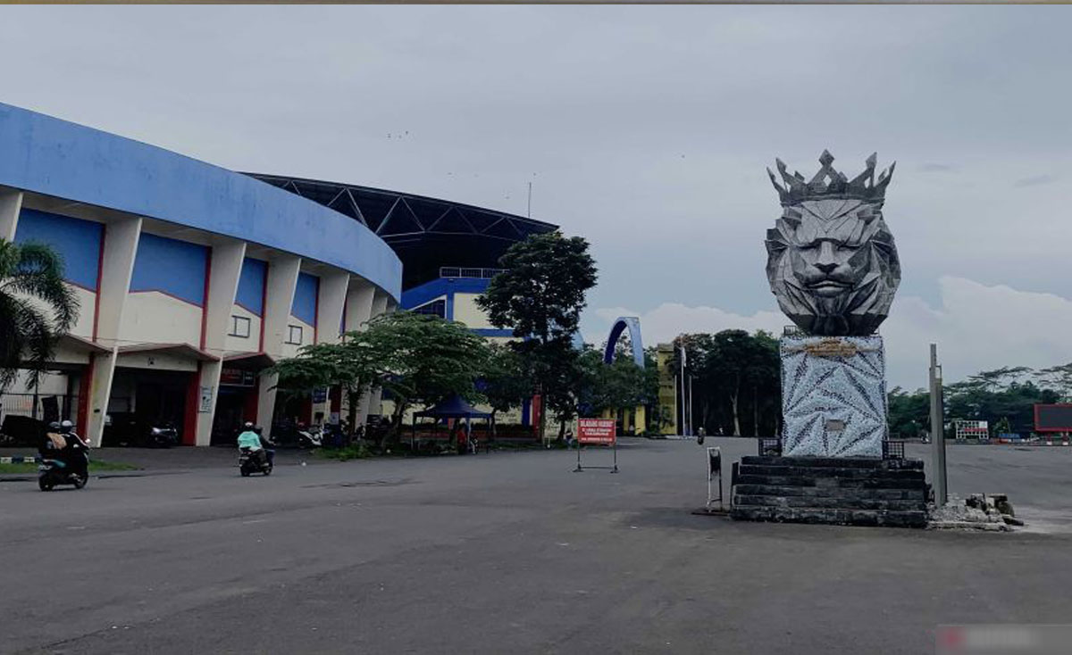 Patung-Singa-Mahkota