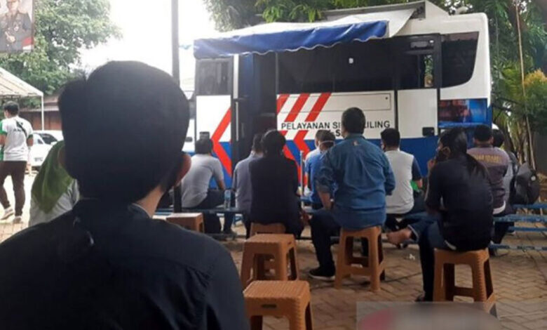 Antrian-SIM-Keliling