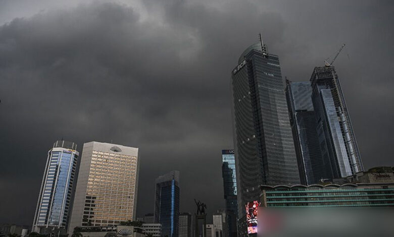 Awan-Hitam-Jakarta