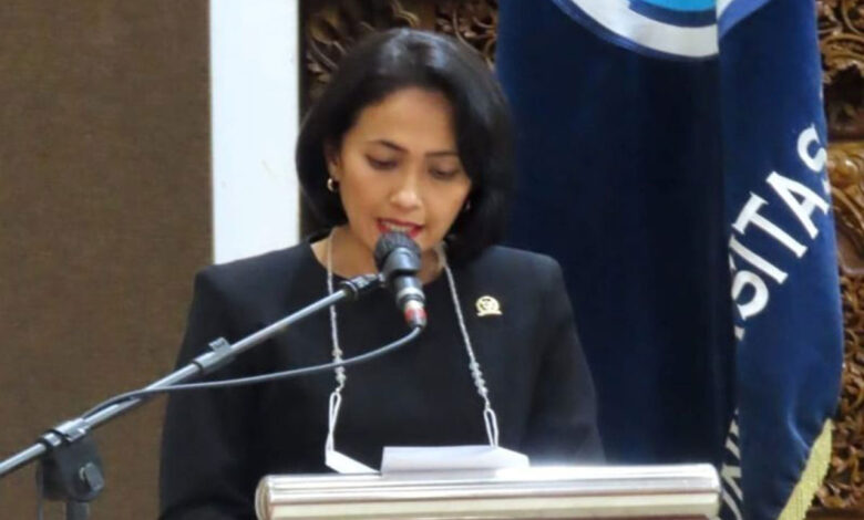 Christina-Aryani