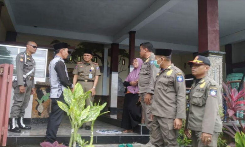 Satpol-PP-Lombok