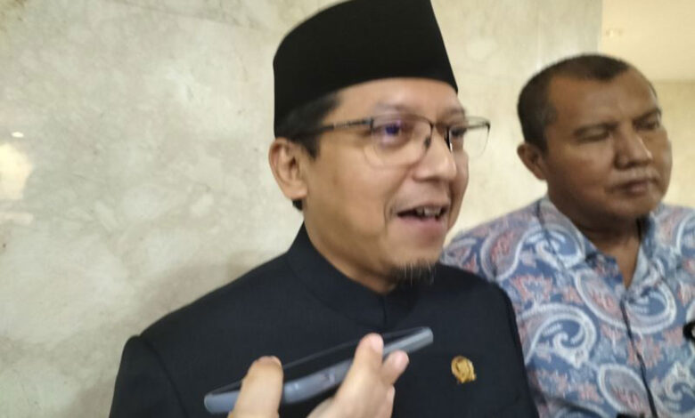 Ketua-Komisi-B-DPRD-DKI-Jakarta