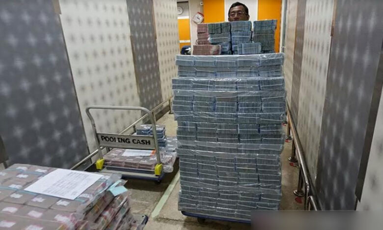 Sejumlah-Uang-Rupiah