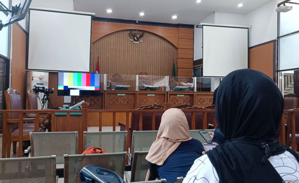 Suasana-Ruang-Sidang