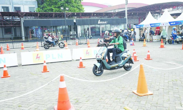 Dorong Penggunaan Kendaraan Listrik Guna Kurangi Polusi Udara - Indoposco