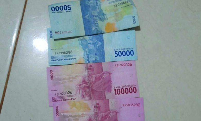 uang