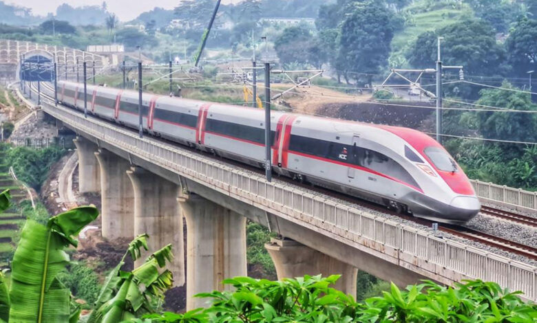 Kereta-Cepat-Whoosh