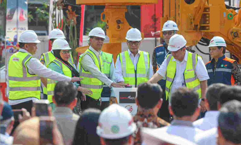 Proyek-LRT