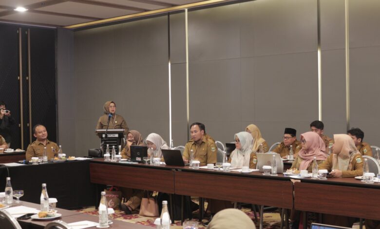 BPKAD Provinsi Banten menggelar rapat koordinasi teknis penatausahaan dan penyusunan laporan keuangan pemerintah daerah tahun anggaran (TA) 2023 pada aplikasi Sistem Informasi Pemerintah Daerah (SIPD), di Aston Serang Hotel & Convention Center, Selasa (14/11/2023). (Dok BPKAD Banten)
