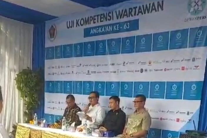 Kepala Badan Koordinasi Keluarga Berencana Nasional (BKKBN) Hasto Wardoyo (Dua dari kiri) Foto: Nasuha/ INDOPOS.CO.ID