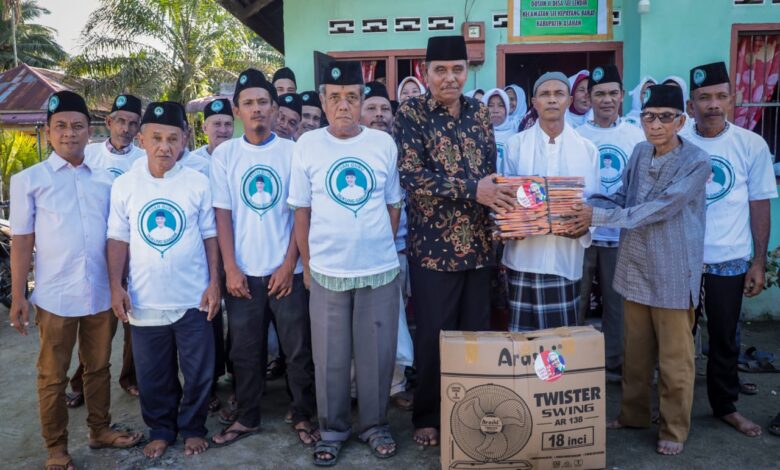 Perwakilan warga Desa Sei Lendir sekaligus Ketua TPQ Al Ikram, usai menerima kehadiran sukarelawan Tuan Guru Sahabat Ganjar untuk bersilaturahmi.
