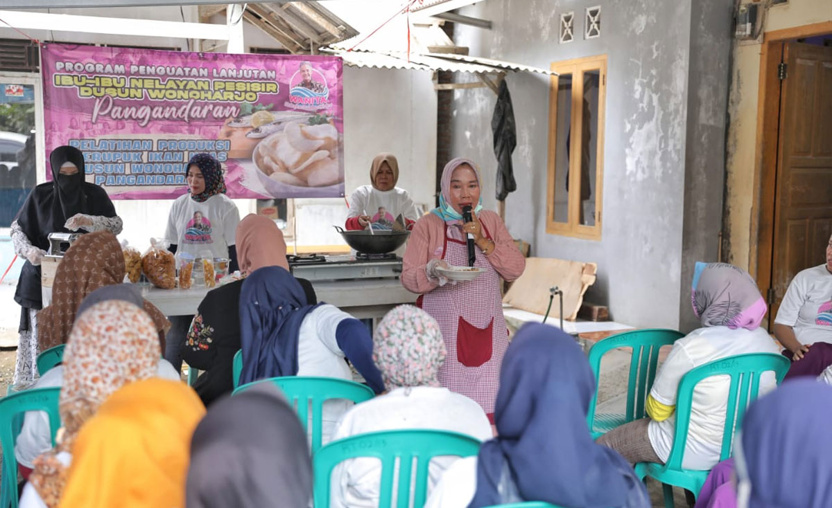 Wanita-Nelayan-co