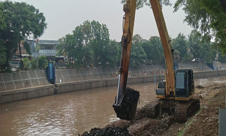 Pembersihan-Aliran-Sungai-co