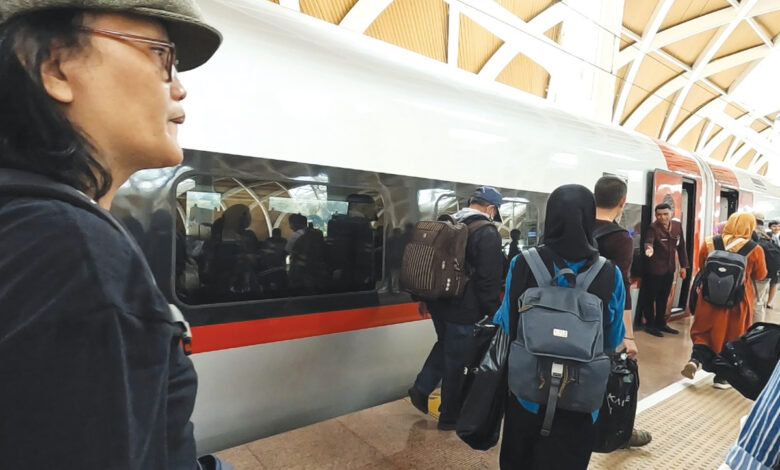 Jangan Panik, Ini Tiga Cara Mudah ke Stasiun Kereta Cepat Whoosh Halim ...