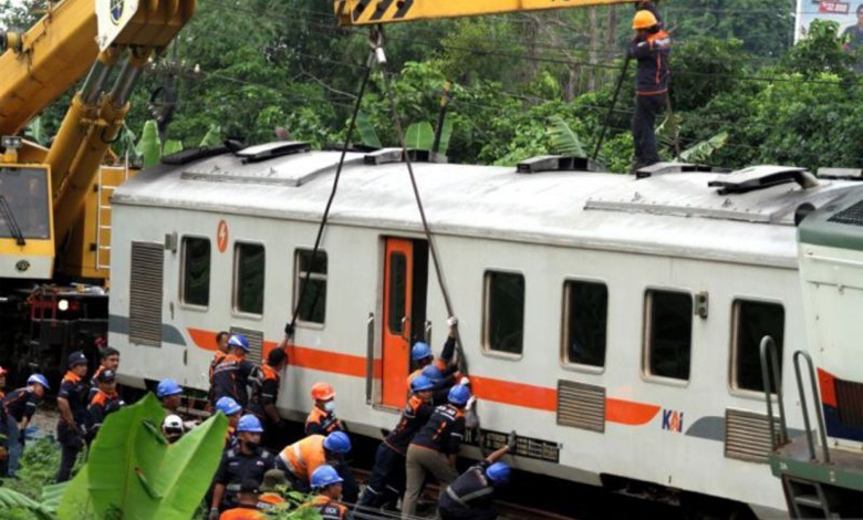 Evakuasi KA Pandalungan Selesai, Jalur Kereta Sudah Bisa Dilintasi ...