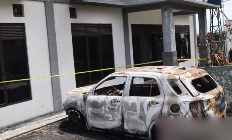 Pembakaran-Mobil
