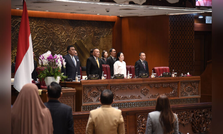 sidang-DPR-III