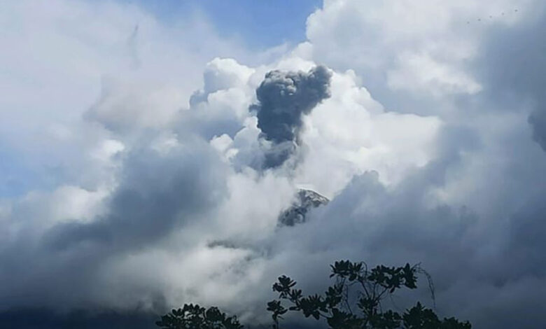 Gunung-Ile-Lewotolok