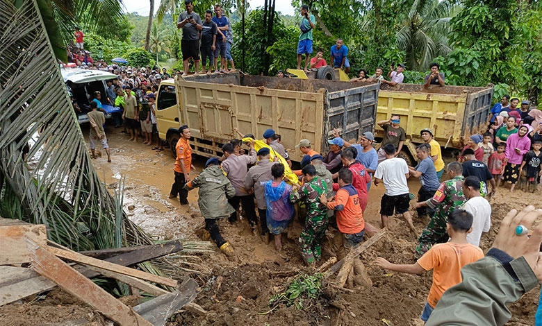 Jumlah Korban Meninggal Akibat Banjir Dan Longsor Di Sumbar Jadi 32 ...