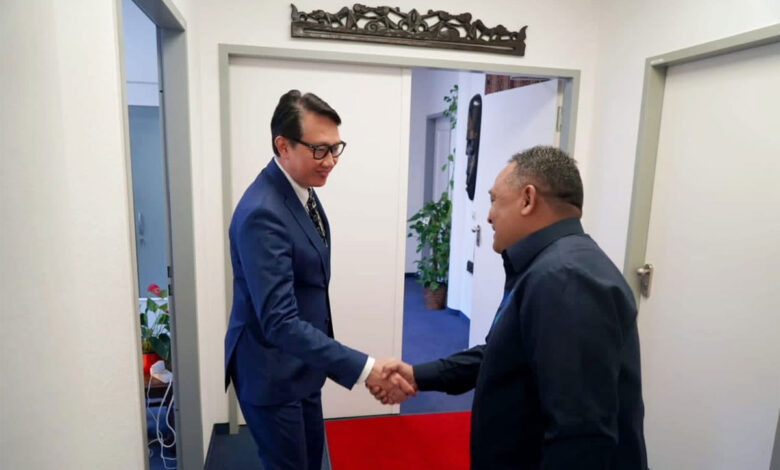Arif-Havas-Oegroseno-co