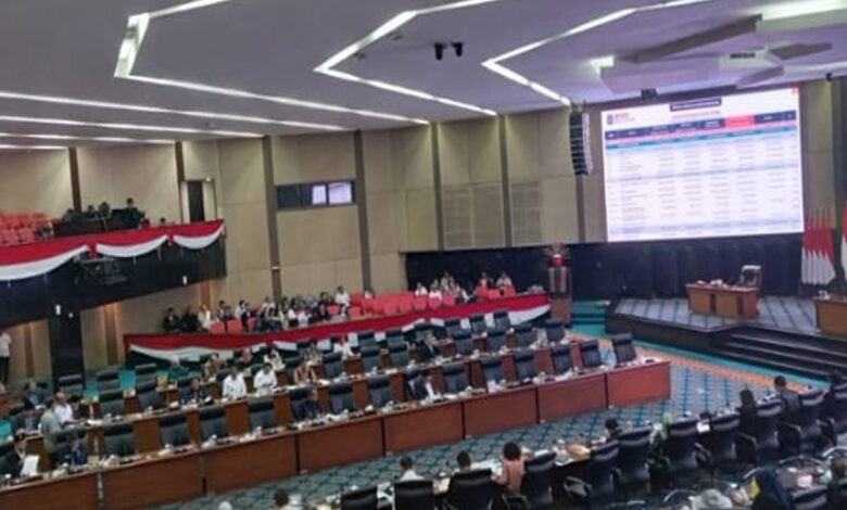 Rapat-RUU-TNI-Polri