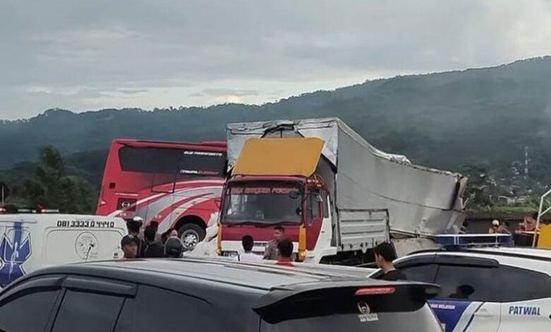 Angkutan-Logistik-co