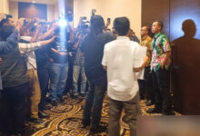 Rapat-Tertutup