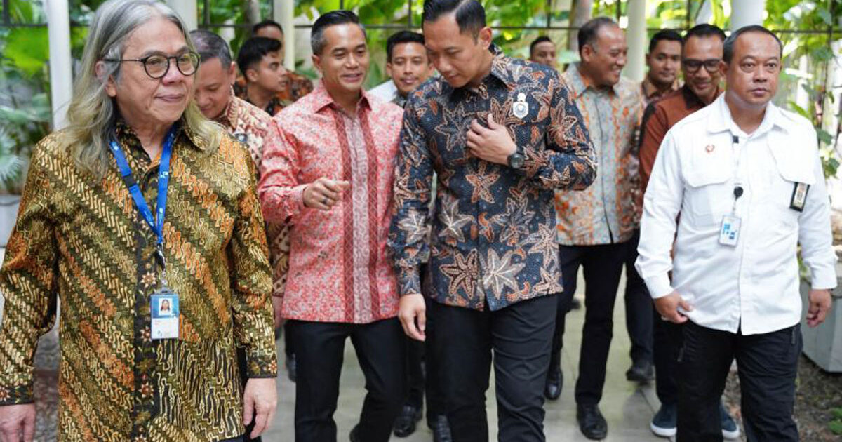 Anindya-Bakrie