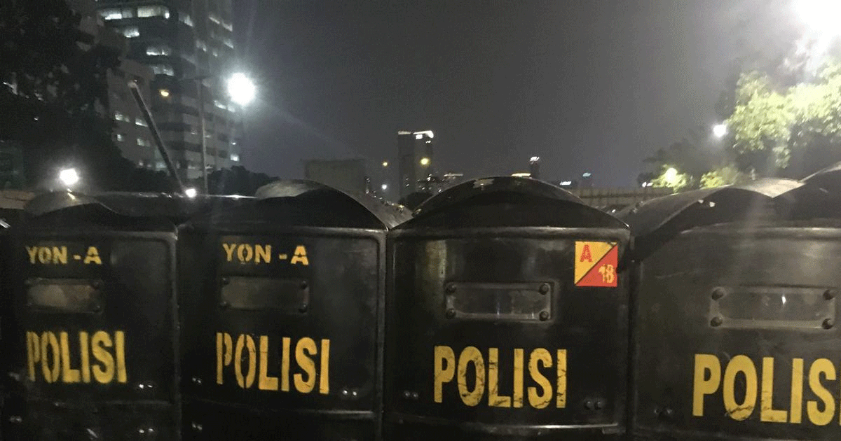 tameng-polisi